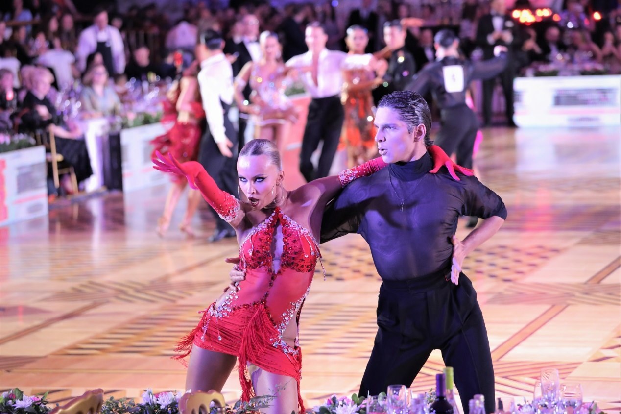 第七屆“克里姆林宮杯”國(guó)標(biāo)舞錦標(biāo)賽現(xiàn)場(chǎng)。于子恒攝