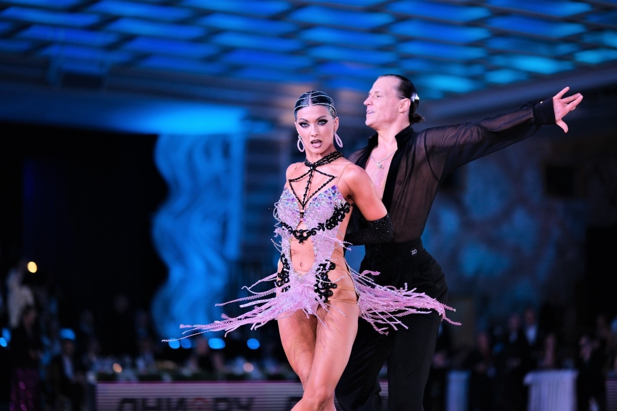 第七屆“克里姆林宮杯”國(guó)標(biāo)舞錦標(biāo)賽現(xiàn)場(chǎng)。于子恒攝