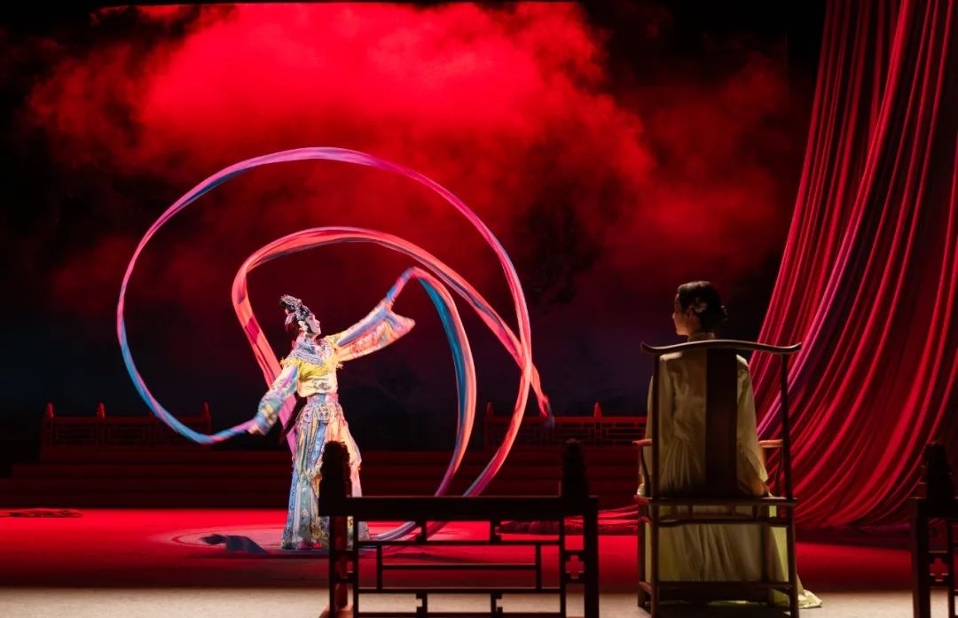 演出現(xiàn)場(chǎng)。北京人藝供圖