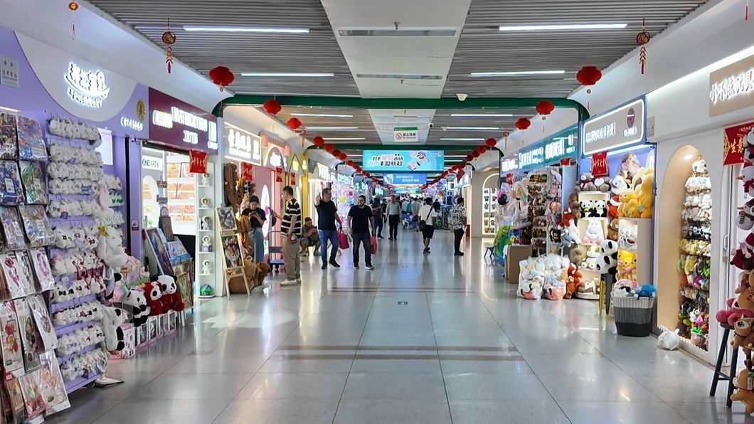 4月30日，義烏國際商貿(mào)城一區(qū)現(xiàn)場。人民網(wǎng)記者 王仁宏攝