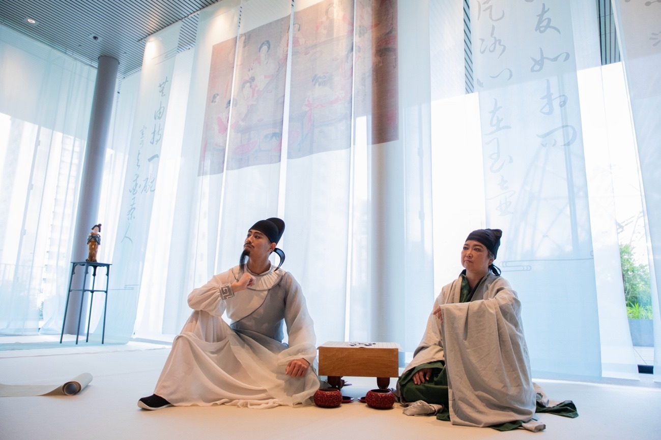 白居易與茶仙盧仝。中國駐大阪旅游辦事處供圖