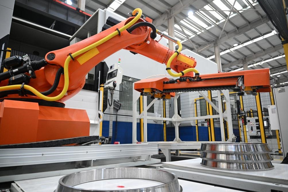 這是洛陽(yáng)軸承集團(tuán)股份有限公司的智能生產(chǎn)線。新華社記者 李嘉南 攝