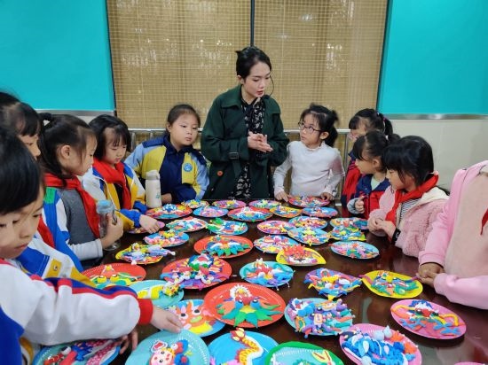 師生互動(dòng)課堂。