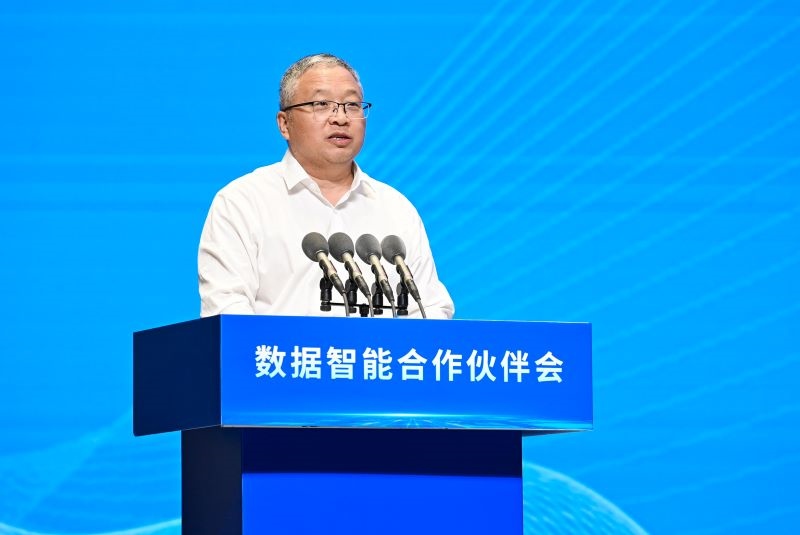 圖為豫資控股集團黨委書記、董事長秦建斌。